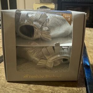 NWT Robeez Mini Sole Moccasin